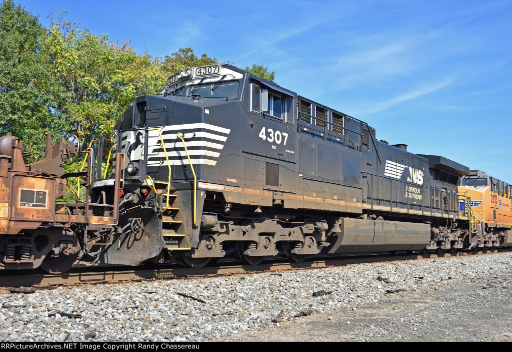 NS 4307 Train 28R